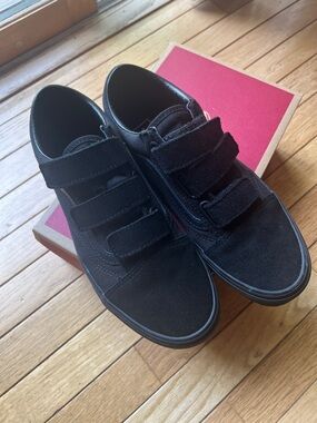 Vans Women’s Black Velcro Strap Classic Skate Sneakers